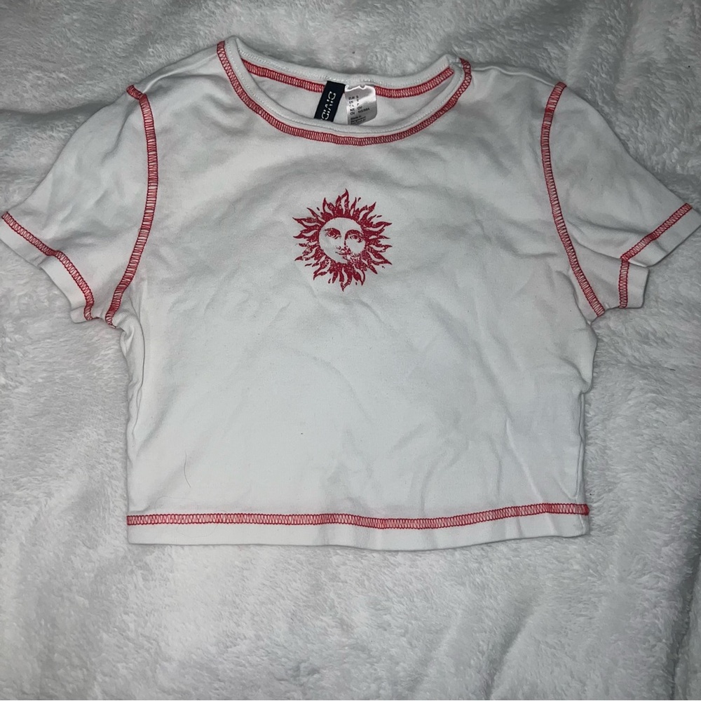 H&M White and red cropped top
